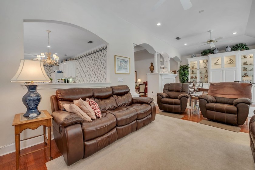 Golden Eagle fairway home - 3BR/3BA + den, pool, and views of - photo 27