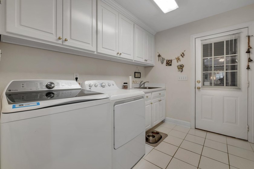 Golden Eagle fairway home - 3BR/3BA + den, pool, and views of - photo 33