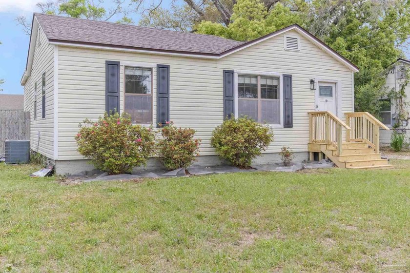 Move-in ready home in Pensacola's Downtown Garden District with - photo 50