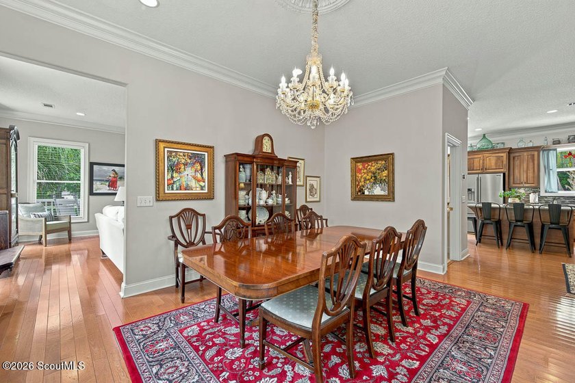 Set in a timeless mid-island location, this charming - photo 8