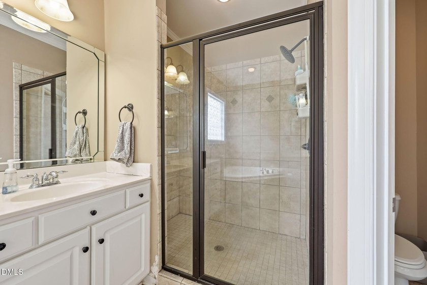 Offering a spacious and inviting layout, this one and a half - photo 22