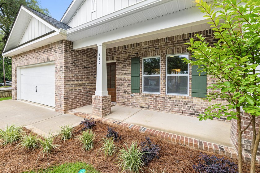 This new construction home was just completed - professional - photo 4