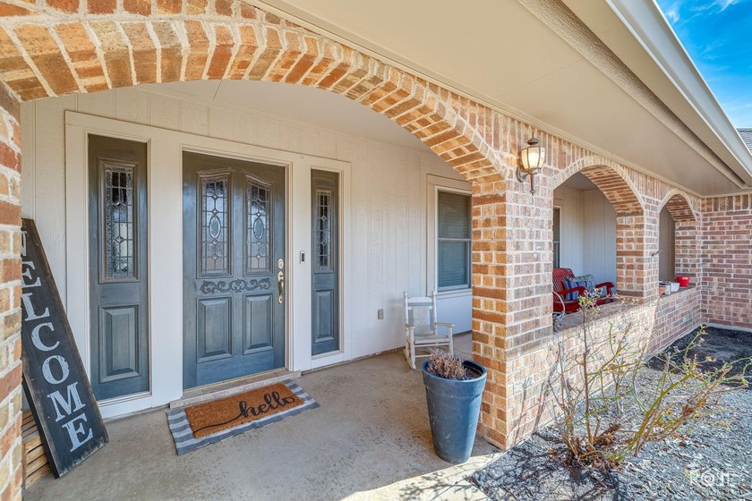 Welcome to 109 Bagpipe in San Angelo, TX! This spacious 3 - photo 4