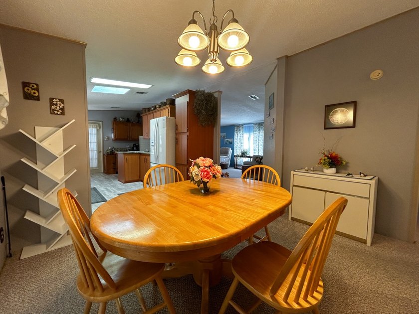This tastefully updated and well maintained 2 bed 2 bath - photo 9
