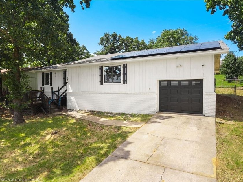 Nice home located on the beautiful, members-only Sebastian Lake - photo 22