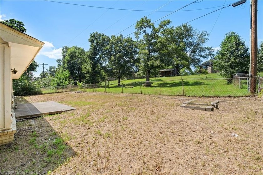 Nice home located on the beautiful, members-only Sebastian Lake - photo 24