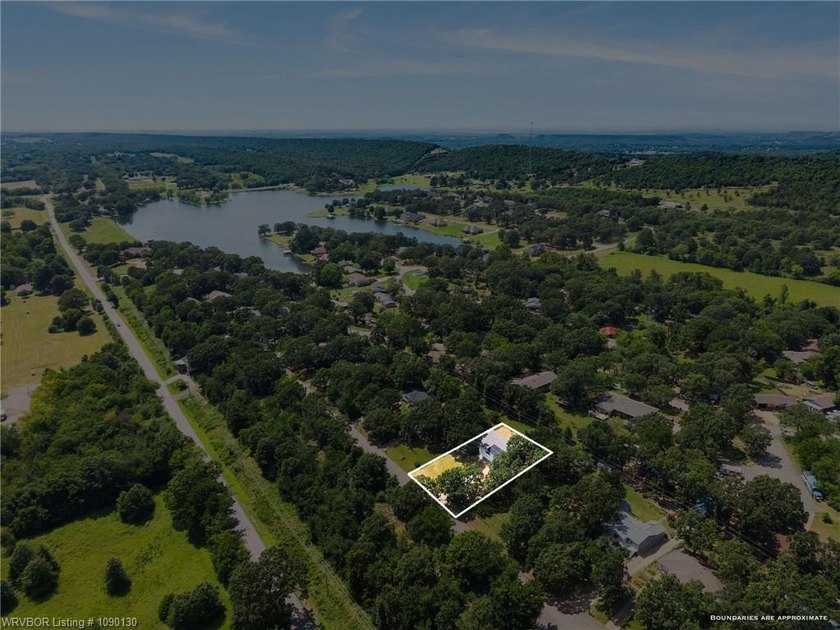 Nice home located on the beautiful, members-only Sebastian Lake - photo 28