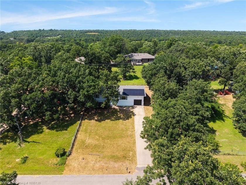 Nice home located on the beautiful, members-only Sebastian Lake - photo 29