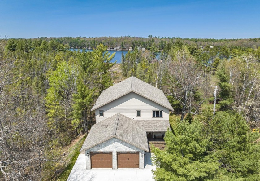 8066 BLUE JAY RD, Lake Tomahawk, WI 54539, 3784400