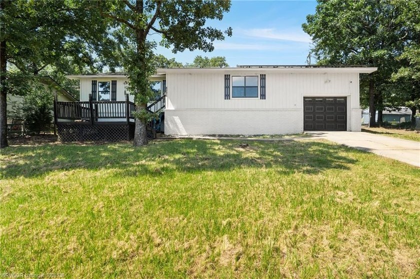Nice home located on the beautiful, members-only Sebastian Lake - photo 35