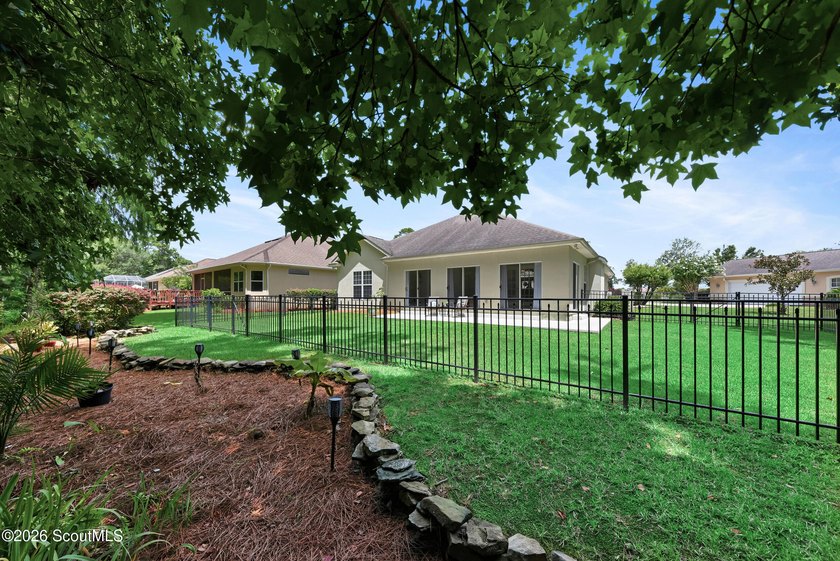 Come enjoy coastal living in St. Marys, GA in this 3 bedroom, 2 - photo 3