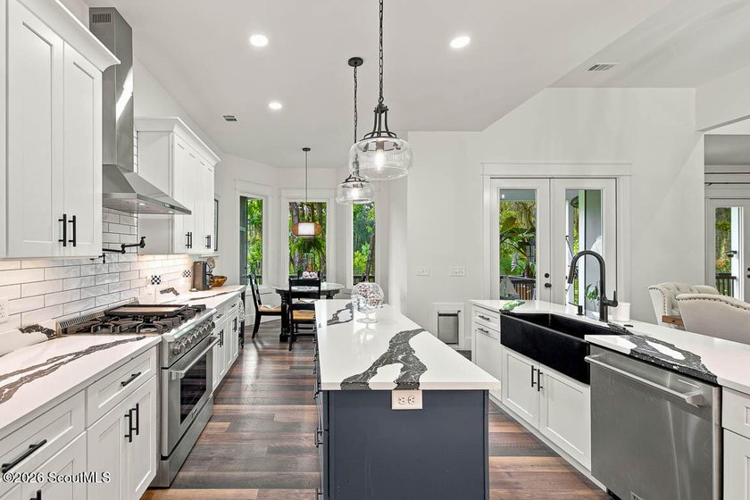 Discover an exceptional blend of refined coastal luxury and - photo 8