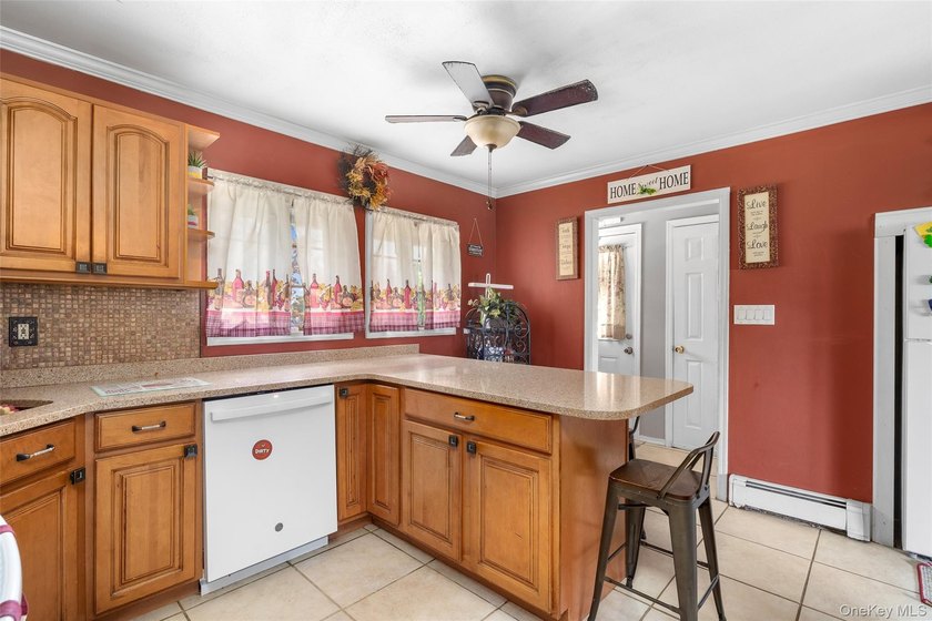 Introducing This Charming Levitt Ranch Home, Nestled In The *D* - photo 4
