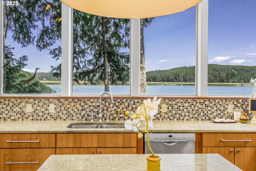 Welcome to your coastal paradise where rustic charm meets serene - photo 17