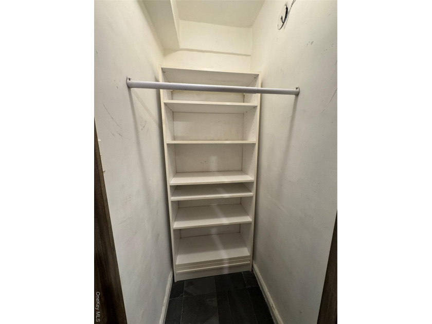 Welcome to this appealing 1-bedroom, 1-bathroom cooperative - photo 25