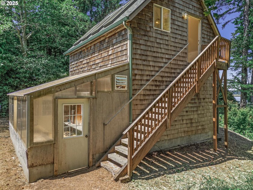 Welcome to your coastal paradise where rustic charm meets serene - photo 34