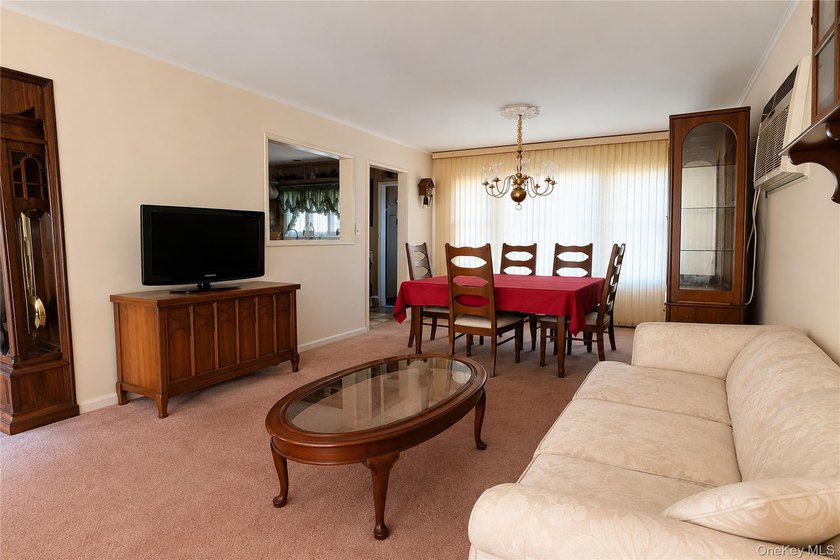 Set on a 60x100 lot in The Forest City section of Wantagh in - photo 7