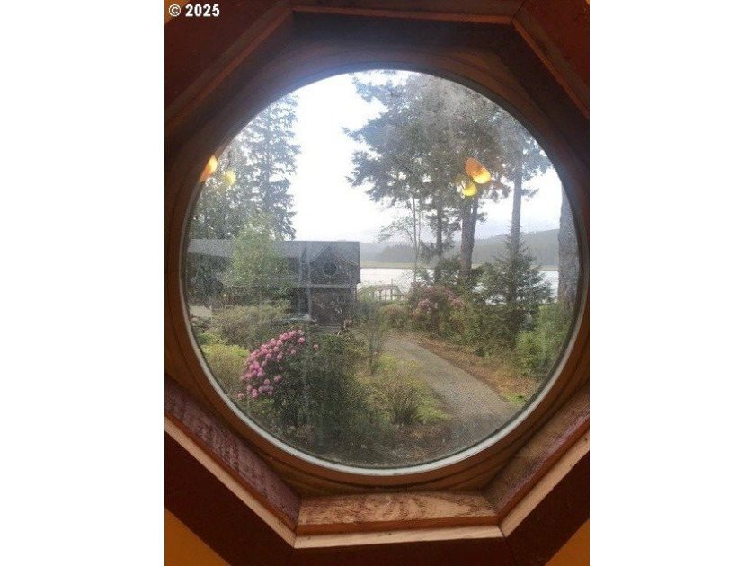 Welcome to your coastal paradise where rustic charm meets serene - photo 42