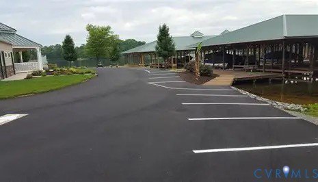 Welcome to Mill Run at Lake Anna. You will be impressed with the - photo 8