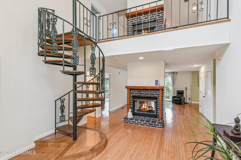 Enjoy fantastic MARSH AND RIVER views and your own private - photo 7