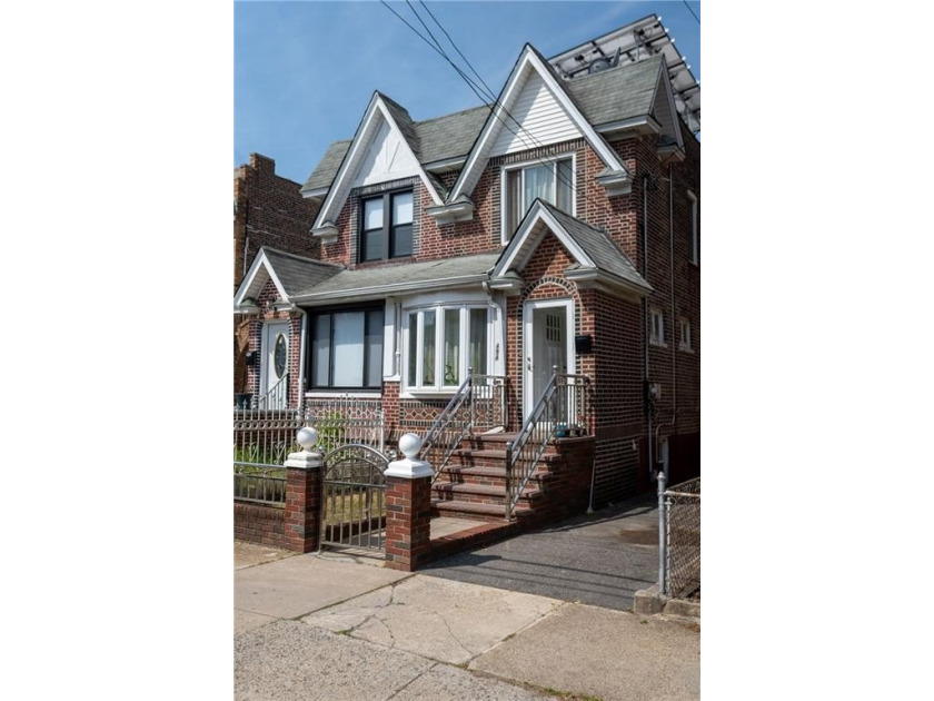 494 E 53 St, East Flatbush, Brooklyn Welcome to this beautifully - photo 3