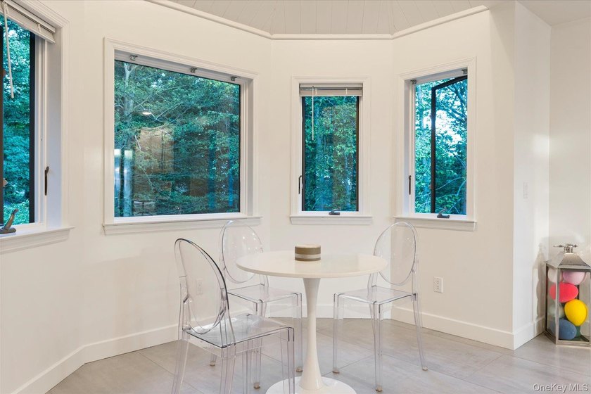 Enjoy Sunsets Galore from This Private Retreat with an Expansive - photo 14