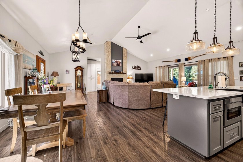 Escape to the mountains in this thoughtfully designed custom - photo 18