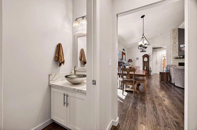 Escape to the mountains in this thoughtfully designed custom - photo 20