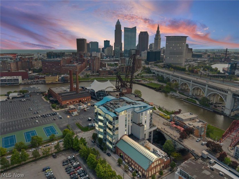 Welcome to sophisticated urban living at its finest in - photo 30