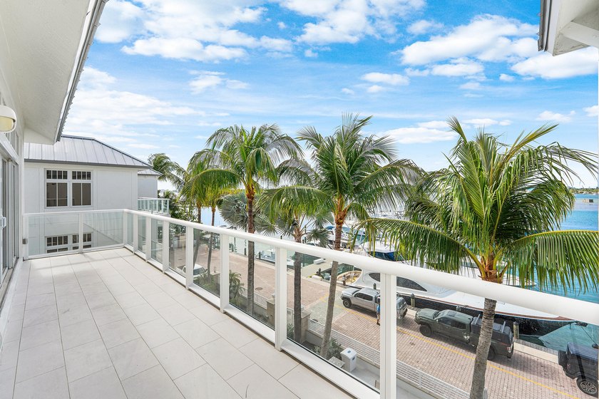 Waterfront living takes on a refined, approachable elegance from - photo 36