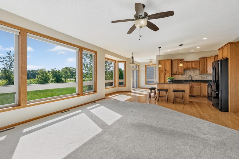 Exceptional pride of ownership is evident throughout this - photo 15