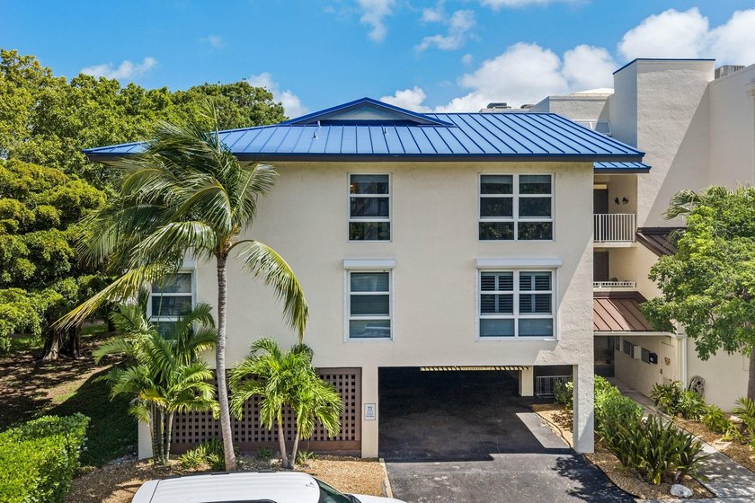 PRIVACY GALORE! For buyers who crave true seclusion and one - photo 21