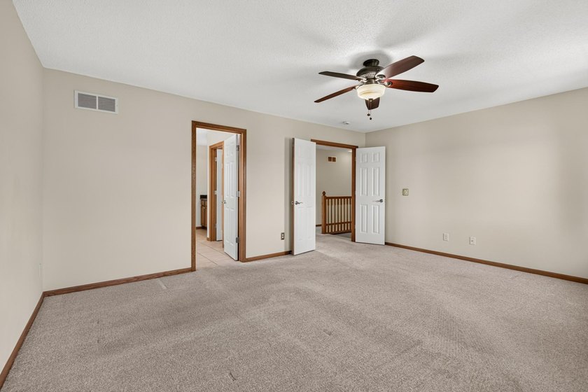 Exceptional pride of ownership is evident throughout this - photo 23