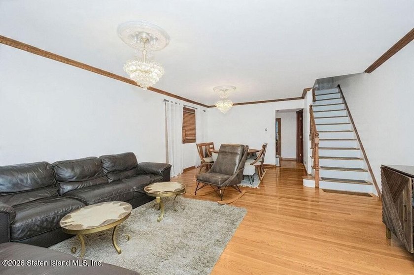 Beautiful Semi-Detached 1-Family Home in an Excellent Location! - photo 3