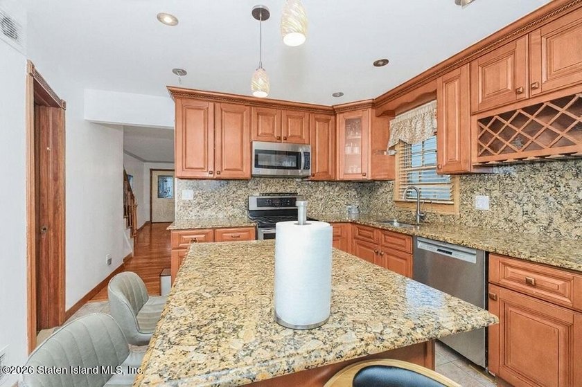 Beautiful Semi-Detached 1-Family Home in an Excellent Location! - photo 6