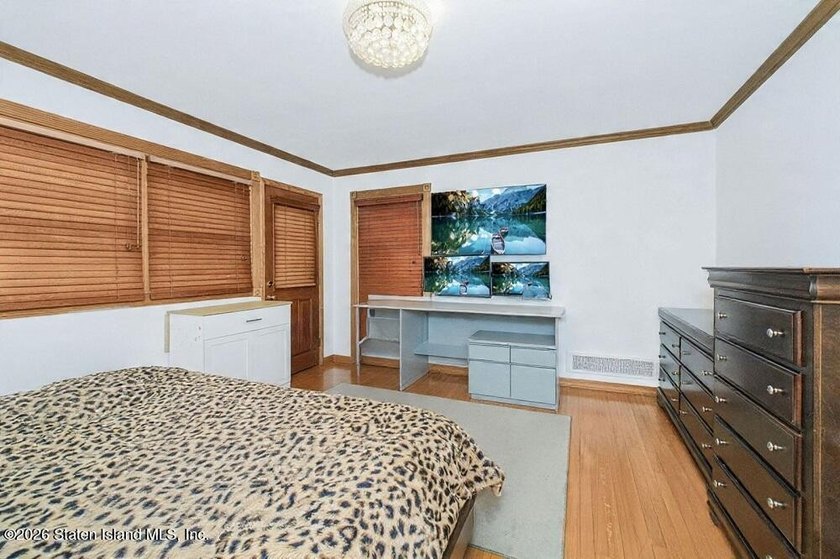 Beautiful Semi-Detached 1-Family Home in an Excellent Location! - photo 8