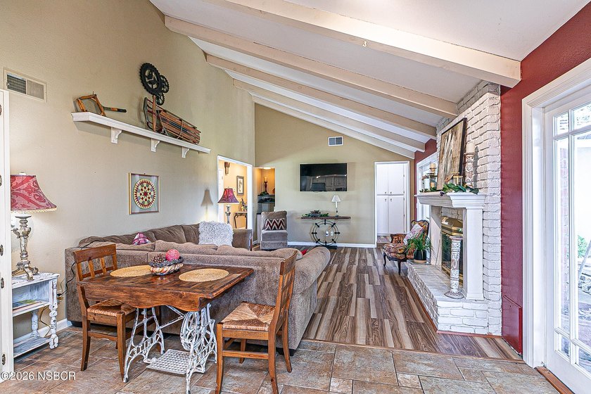 Where Family Memories Begin in Foxenwood Estates Welcome home to - photo 6