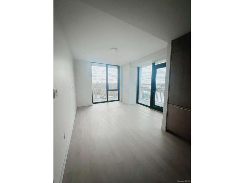 This bright and spacious 2-bedroom, 1-bathroom apartment is - photo 3