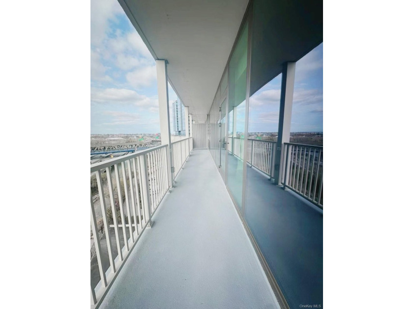 This bright and spacious 2-bedroom, 1-bathroom apartment is - photo 8