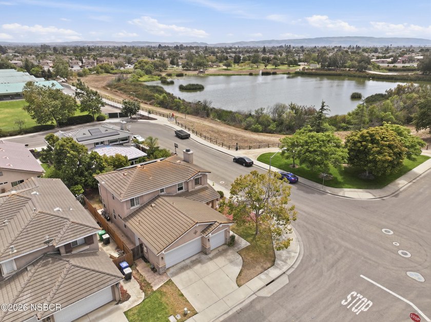 Welcome to 802 Borges Drive, located in the desirable River Oaks - photo 3