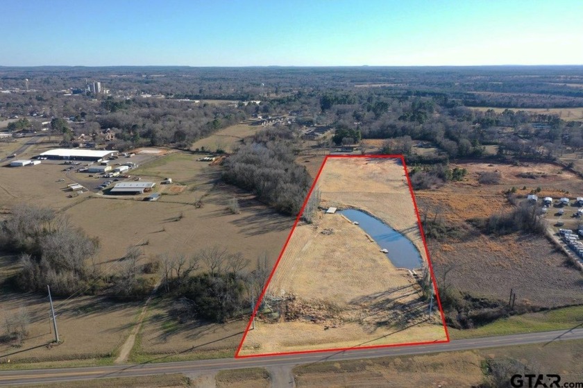 Prime location on Loop179 in Pittsburg, Tx. This beautiful 10.74 - photo 3