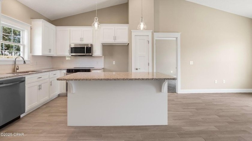 This adorable new construction is close to restaurants, shopping - photo 4