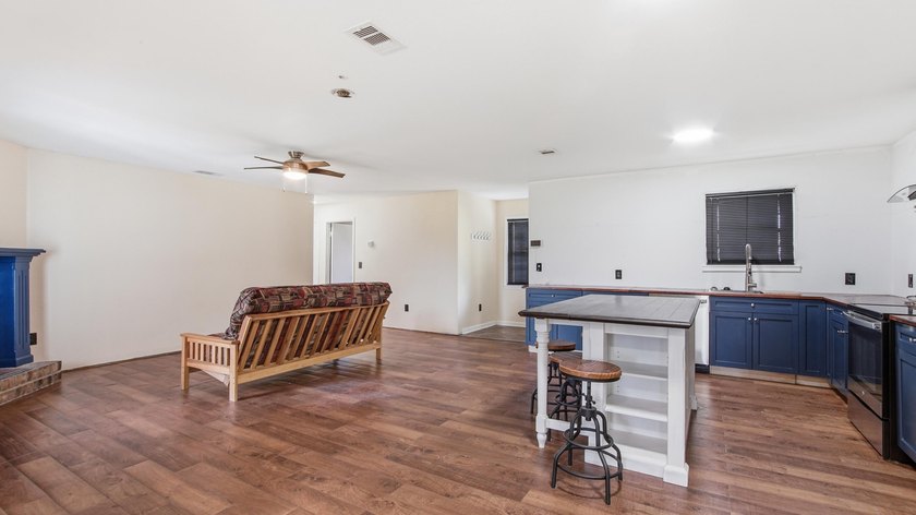 INVESTORS DREAM!!! Home was taken down to studs and rebuilt - photo 9