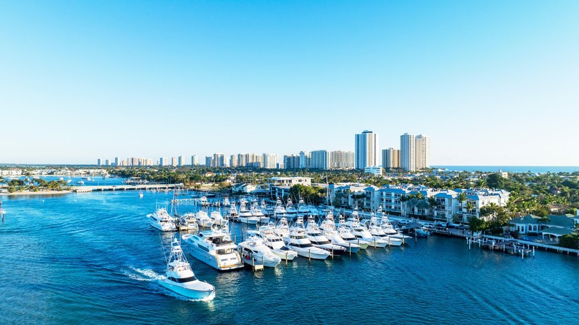 Elevated waterfront living is reimagined in this beautifully - photo 34