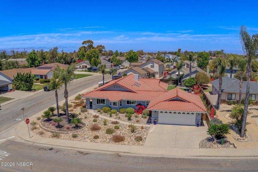 Turnkey 4-bedroom home on an oversized corner lot in one of - photo 3