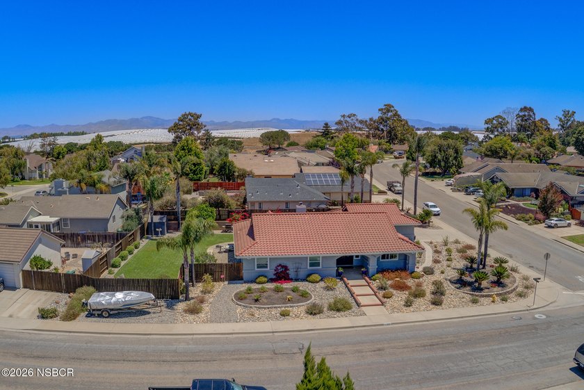 Turnkey 4-bedroom home on an oversized corner lot in one of - photo 9