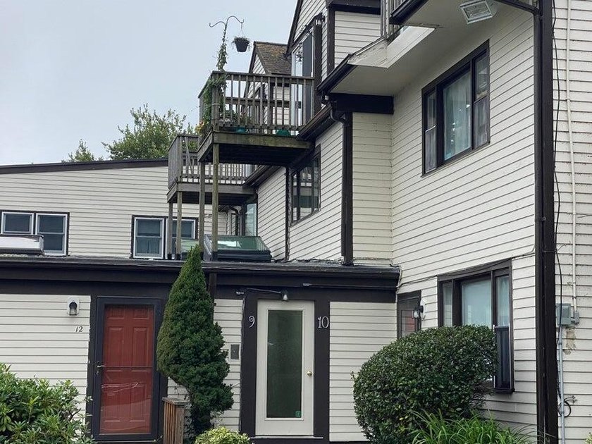 Three-level condominium offering space, flexibility, and a prime - photo 2