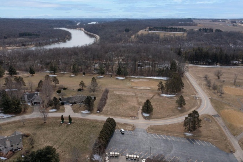 Are you dreaming of living on a golf course? Here's your chance - photo 5