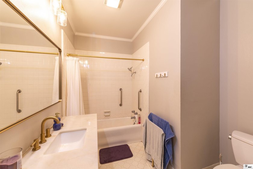 Welcome to 501 Auburn, a beautifully maintained 4-bedroom - photo 12