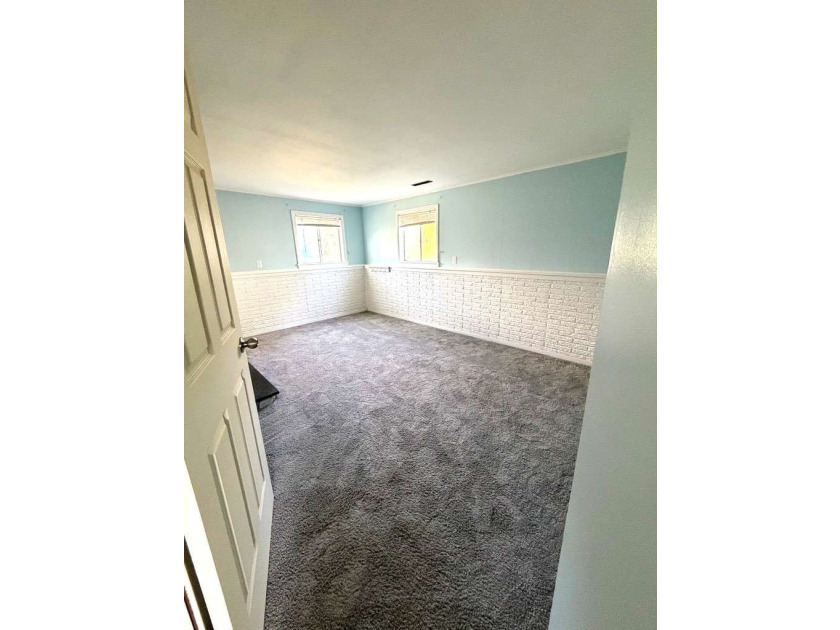 Well maintained, split-level ranch in great neighborhood. Step - photo 20